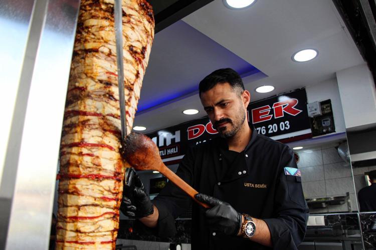 ADANA YEMEK SEKTÖRÜNDE DÜNYADA SEMBOL HALİNE GELDİ