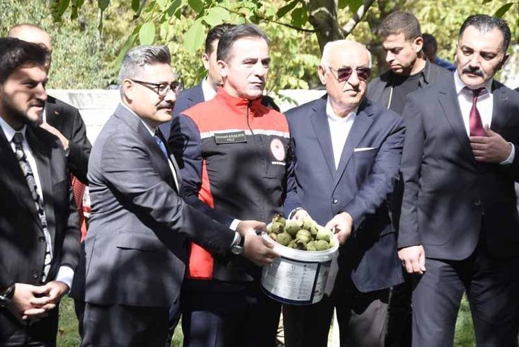 ADİLCEVAZ 2 BİN 809 TON ÜRETİMLE İLK SIRADA