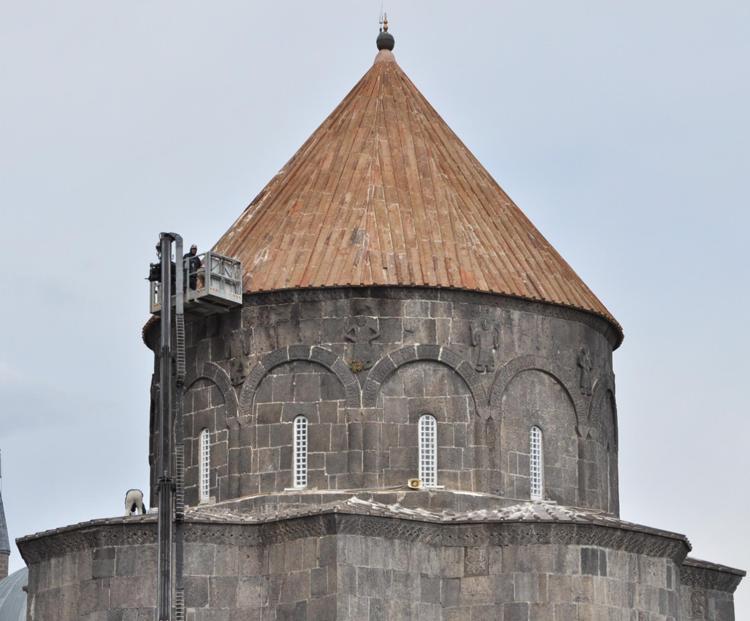 SELÇUKLULAR CAMİYE ÇEVİRMİŞ