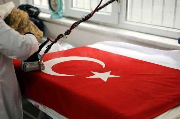 ‘BAYRAĞIMIZ İÇİN EMEK VERMEK ÇOK GÜZEL’