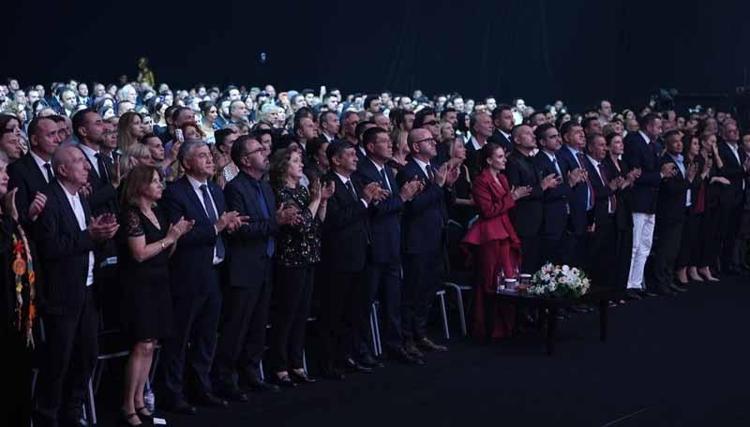 SİNEMANIN USTA İSİMLERİNE ÖDÜL