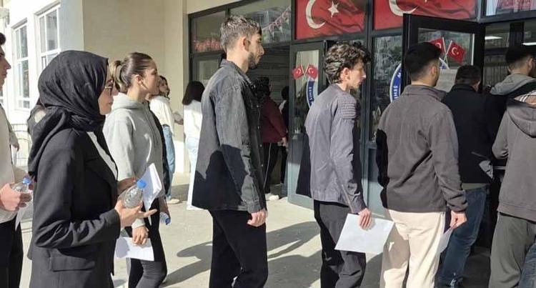ANNEMİN VAZGEÇMEMESİ BENİ ÇOK MUTLU ETTİ