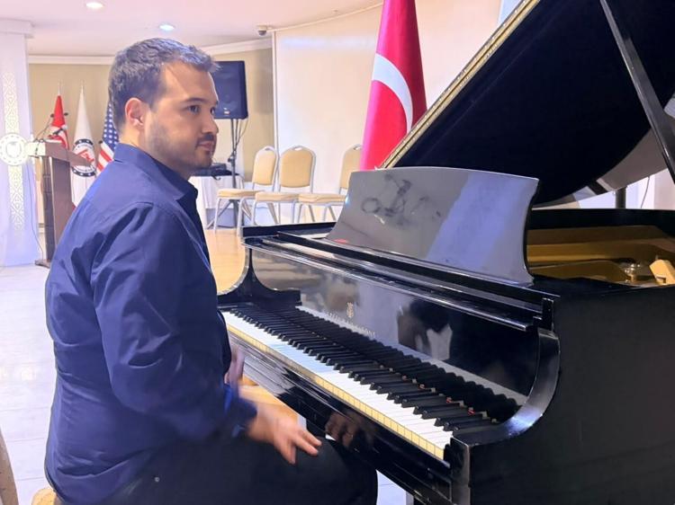 9 ARKADAŞ KORO KURMAYA KARAR VERDİK