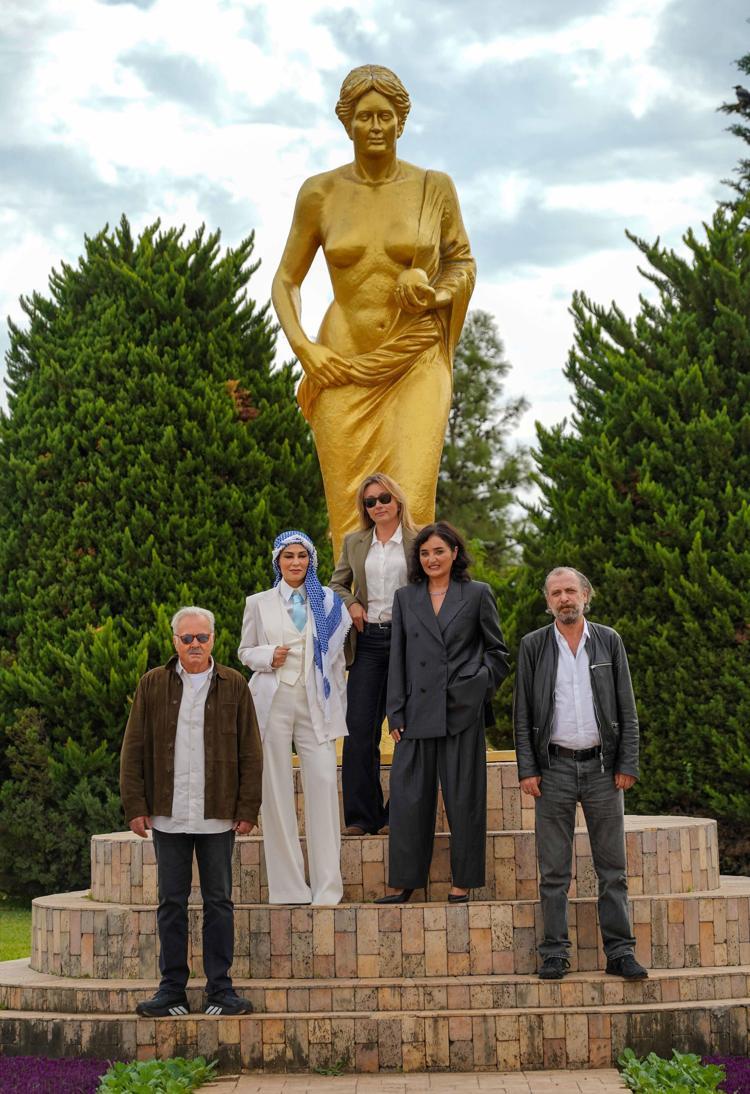 FİLİSTİN KEFİYESİ İLE KATILDI
