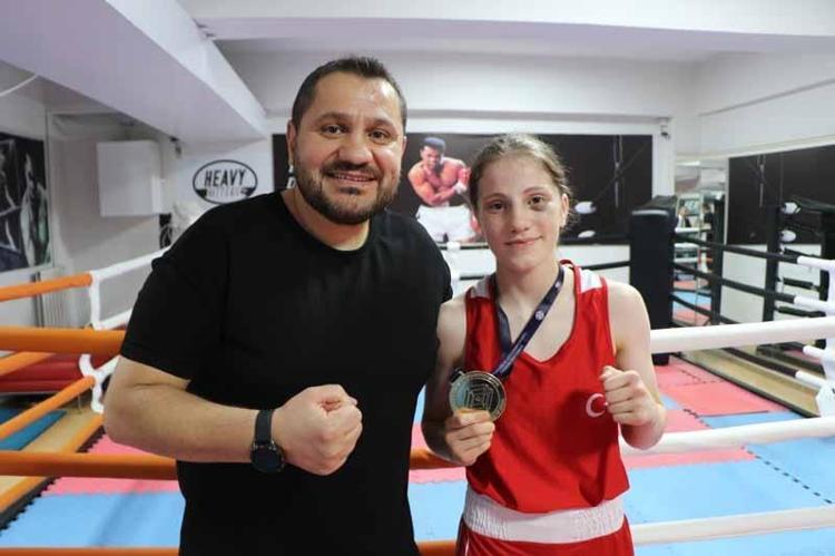 ‘ABİM MUHAMMED ALİ ARLI İLE BAŞARILARIMIZIN TATLI REKABETİNİ YAPIYORUZ’