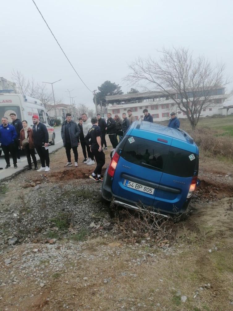 Amatör futbolcuların bulunduğu araç kaza yaptı: 6 yaralı