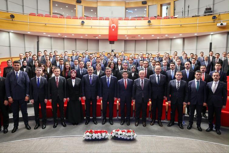 Cumhurbaşkanı Yardımcısı Yılmaz, kaymakam adaylarıyla bir araya geldi