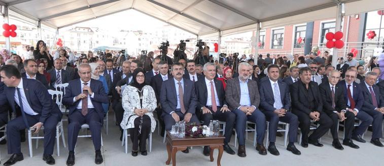 Bakan Tekin, Sancaktepede toplu okul açılış törenine katıldı