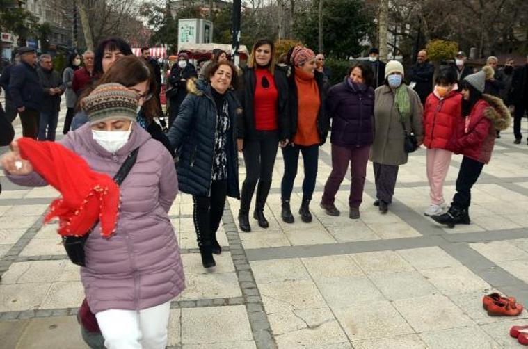 Öldürülen kadınları Avcılar’da andılar