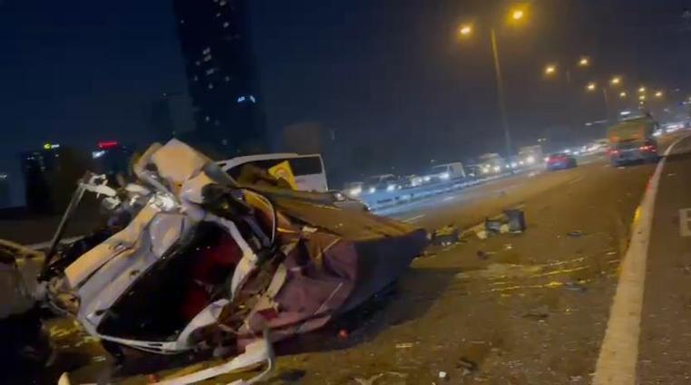 Bağcılar TEM Otoyolunda zincirleme kaza; trafik durma noktasına geldi