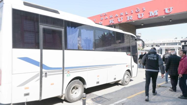 Ünlülere yönelik uyuşturucu soruşturması; şüpheliler Adli Tıp Kurumuna getirildi