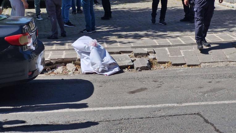 Diyarbakırda surlara asılan İmamoğlu pankartlarına polis el koydu