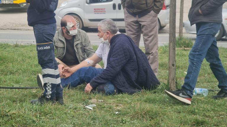 Dilovasında işçi midibüsü ile TIR çarpıştı: 2si ağır 25 yaralı