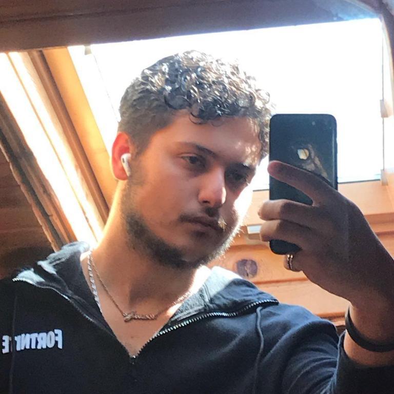 Gizem ile kendisini bıçakladıktan sonra balkondan atlayan eşinin yeğeni hayati tehlikeyi atlattı