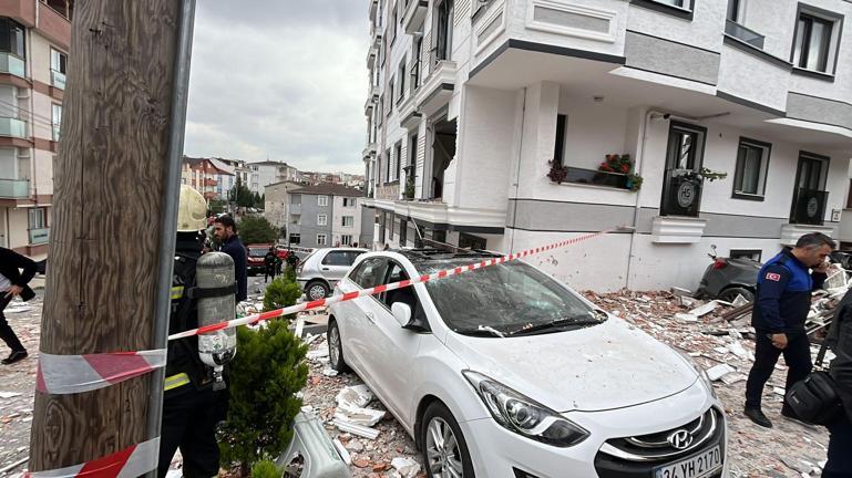 Gebzede apartmanda doğal gaz kaynaklı patlama; 1 ölü, 7 yaralı