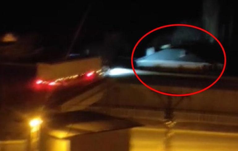 Sivas’ta 10 metre yükseklikten düşen TIRın, evin 2nci katına çarpması kamerada