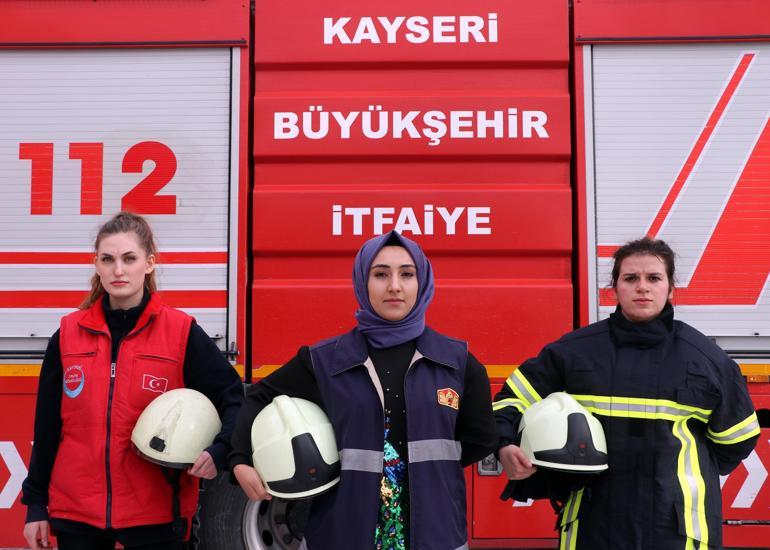Kadın itfaiyeci adaylarına komando eğitimi