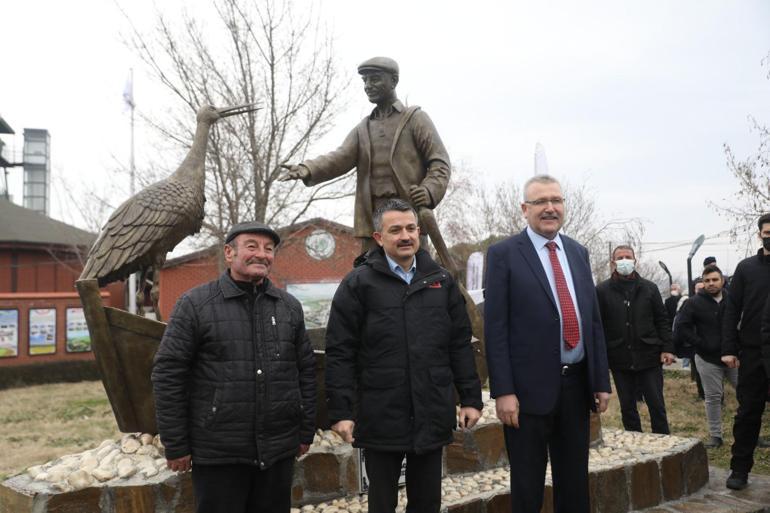 Bakan Pakdemirli, Uluabat Gölüne yaban ördeği saldı