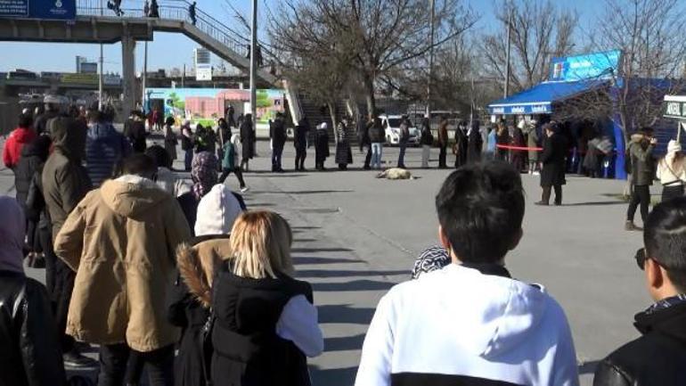 Avcılar’da İstanbul Kart işlem kuyruğu