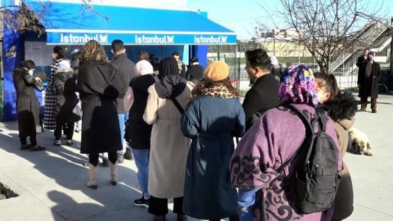 Avcılar’da İstanbul Kart işlem kuyruğu