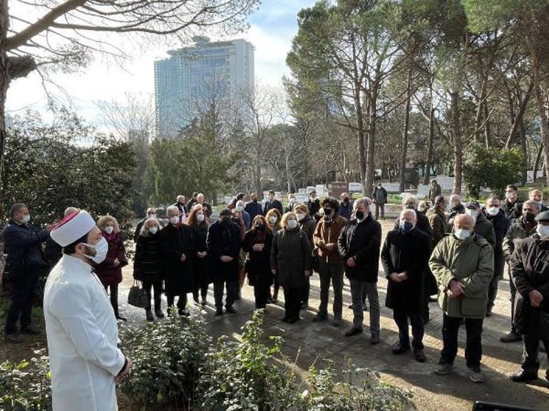 Abdi İpekçi kabri başında anıldı