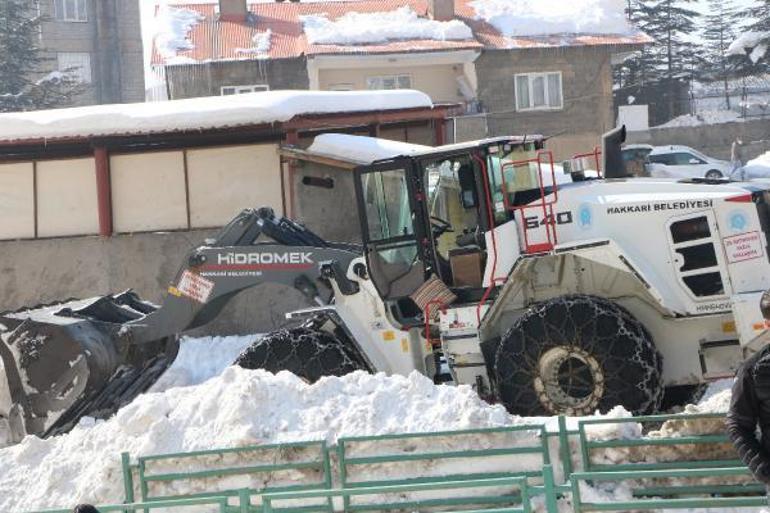 İlk iş gününde iş makinesinin altında kalan sağlık çalışanı Ceylan, hayatını kaybetti