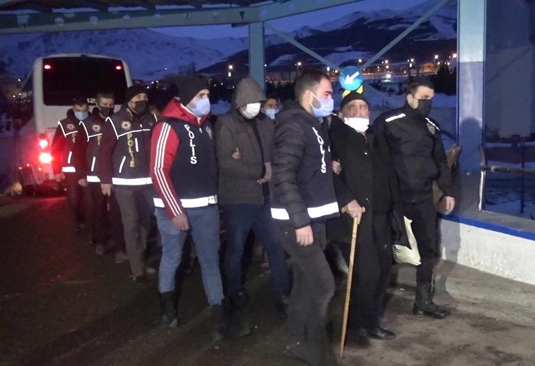 Engelliler derneğine fuhuş baskınında yakalandı; gazetecileri görünce ‘Podyuma çıktık’ dedi