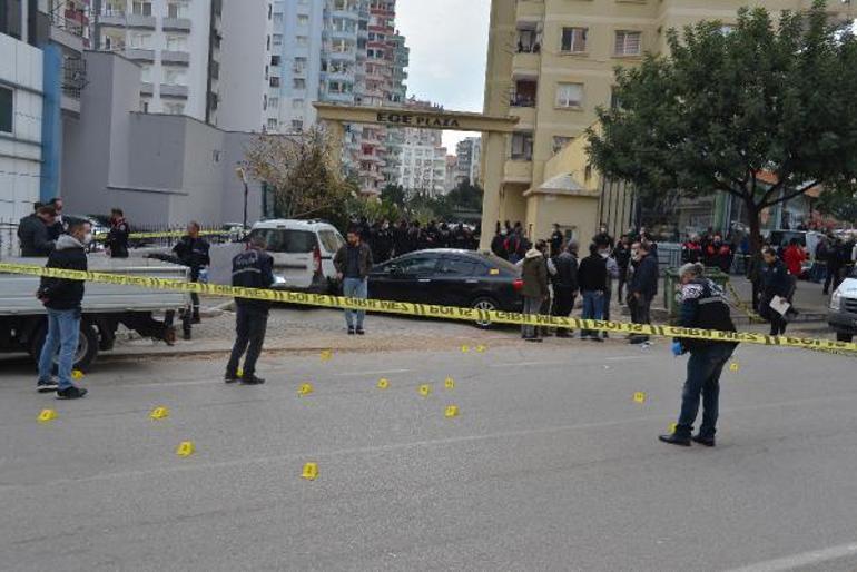 Otopark girişinde ateş açılan araçta baba öldü, kızı yaralı