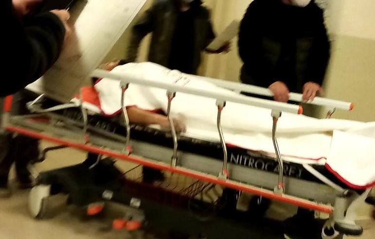 Anten taktırmak için çatıya çıkarken asansör boşluğuna düştü