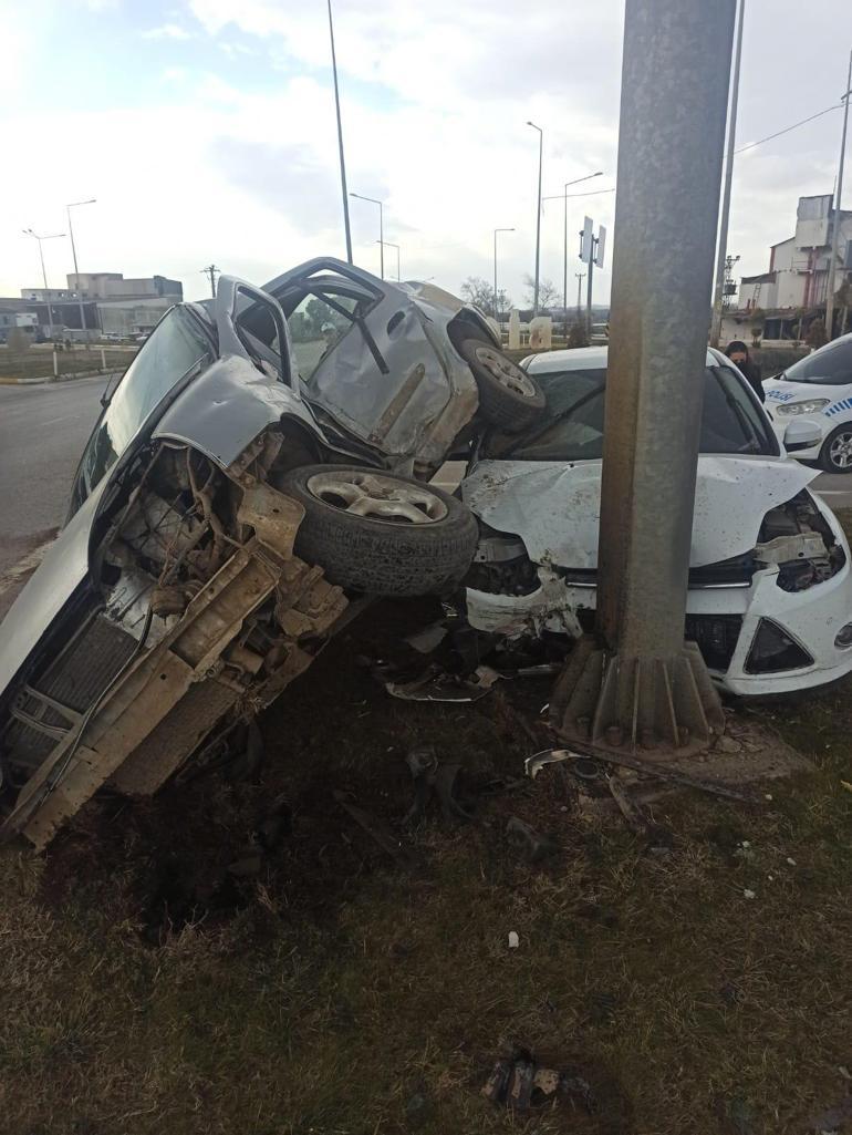 Çanakkalede trafik kazası, 1 ölü, 1 yaralı