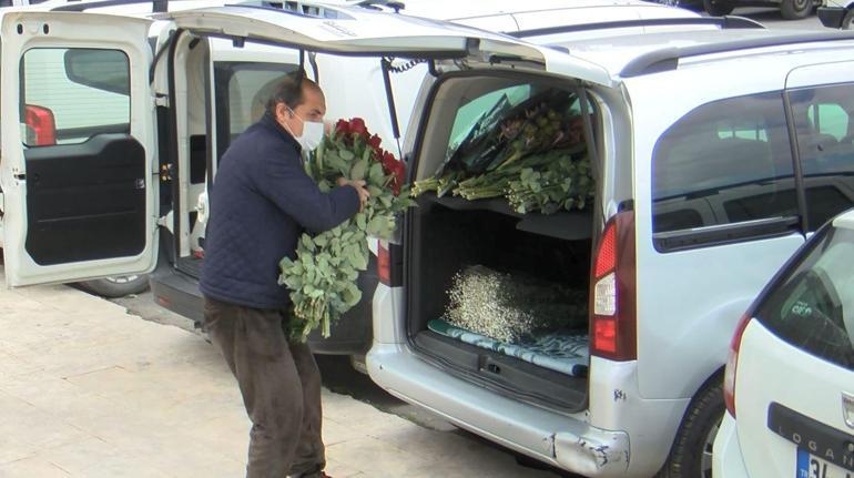 Alibeyköyde çiçekçiler fiyatları beğenmedi, mezatı terk etti