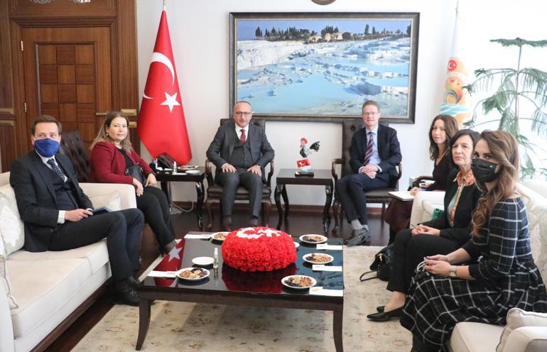 AB Büyükelçisi Meyer-Landrut, göçmenlerin donarak ölmesini insani trajedi olarak yorumladı