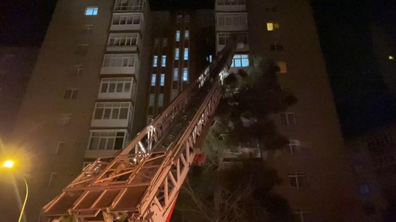 Kartalda 11 katlı binada çıkan yangında 1 kişi dumandan etkilendi