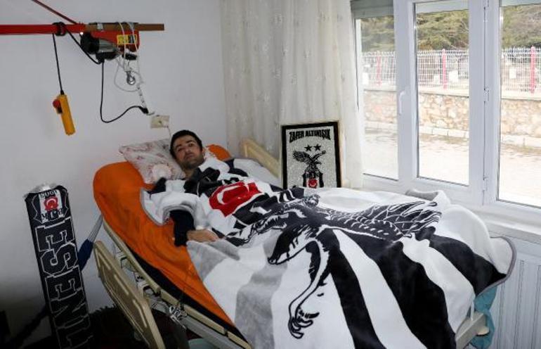 13 yıldır yatağa mahkum Beşiktaş taraftarı Zafer: Yağmurda ıslanmayı özledim