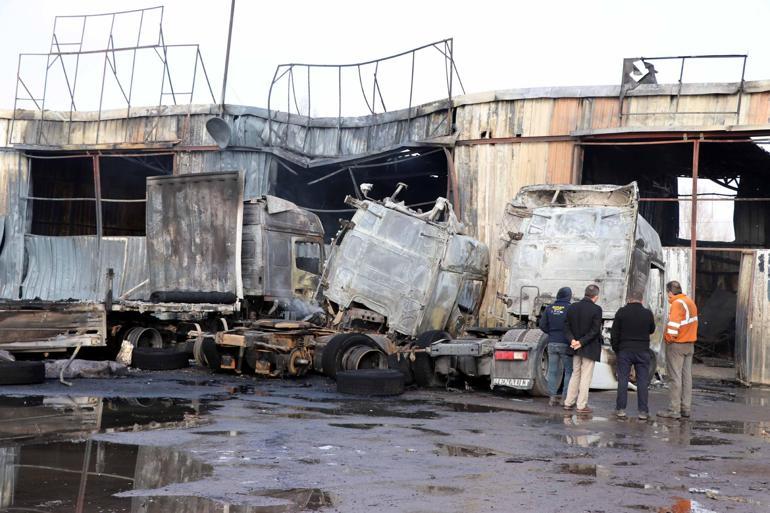 Nakliyeciler sitesinde 3,5 saatlik yangının hasarı, havadan görüntülendi