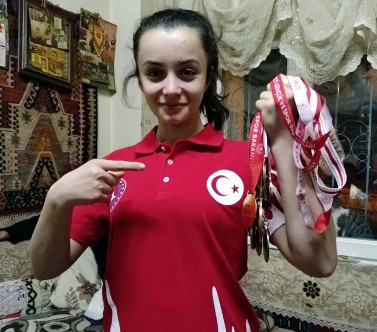 Wushuda Türkiye şampiyonu olan gazi kızı İkra, Avrupa Şampiyonasına hazırlanıyor