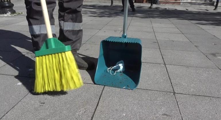 Sultangazide temizlik görevlilerinin maske şikayeti