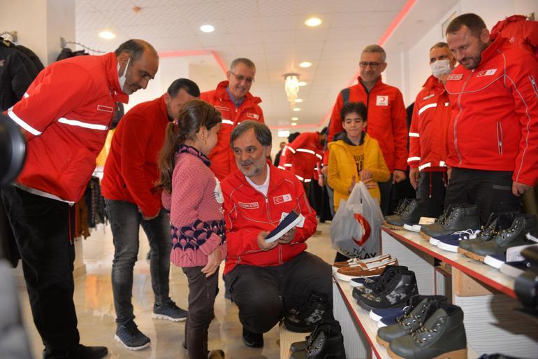 Türk Kızılaydan İdlibe oksijen dolum tesisi