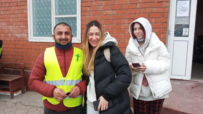 İzmitten Ukraynaya gidip, eşi ve kızını aldı