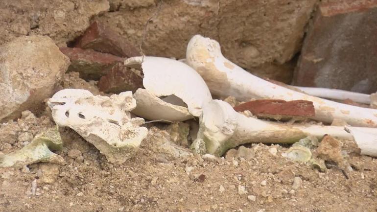 Yol çalışması ortaya çıkardı; Şilede kiremit mezarlar bulundu