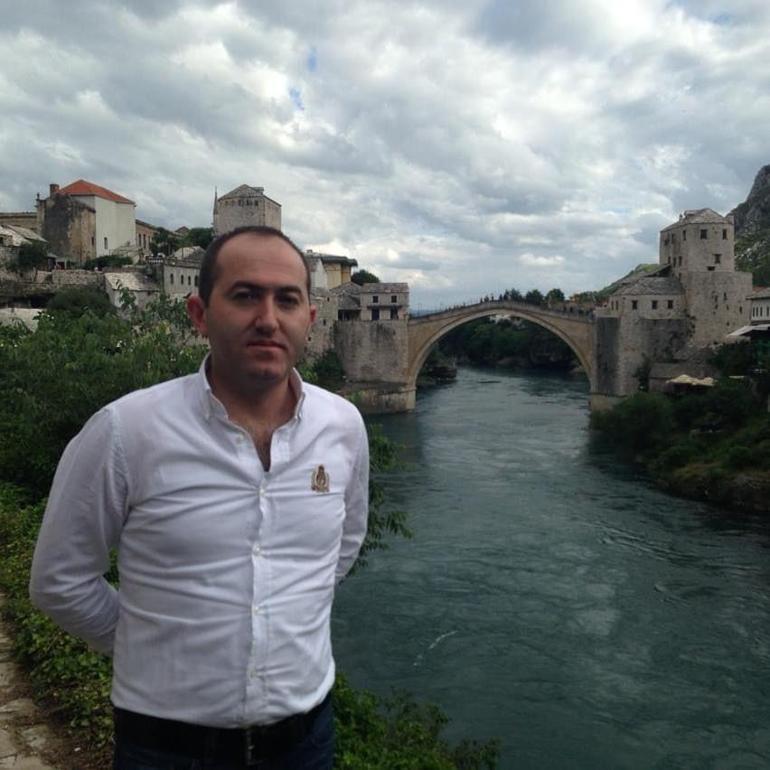 Gazetecinin öldürüldüğü ofis açıldı; kurşun izleri duvarlarda duruyor