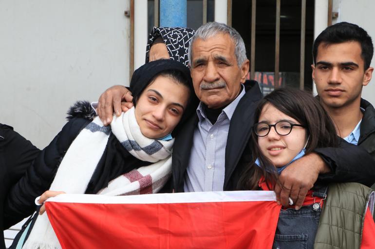 Harkovda canlı yayındayken patlamaya şahit olan Sultan, ailesine kavuştu