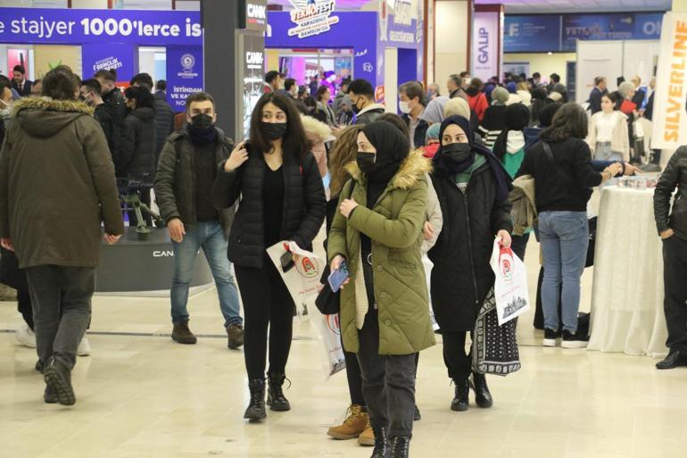 Kariyer fuarına kurulan mahkeme salonunda duruşma deneyimi