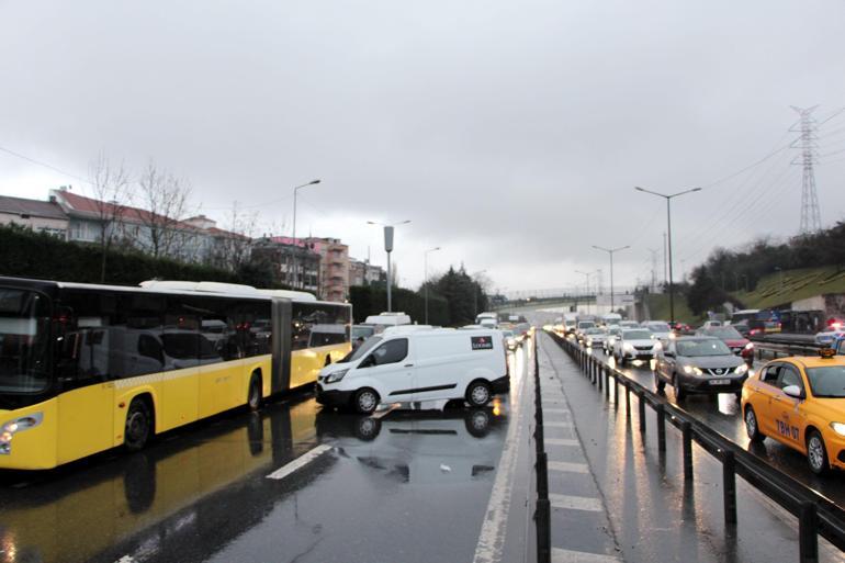 Okmeydanı-TEM Bağlantı yolunda trafiği kilitleyen kaza