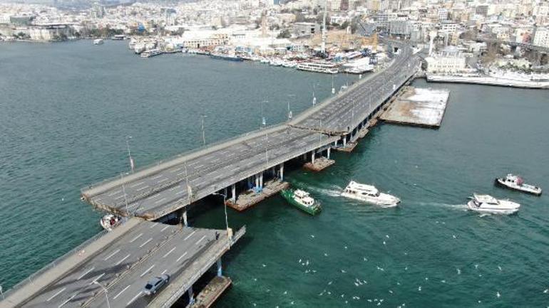 Unkapanı Köprüsü açılıp kapatılarak tamir edilmeye çalışılıyor