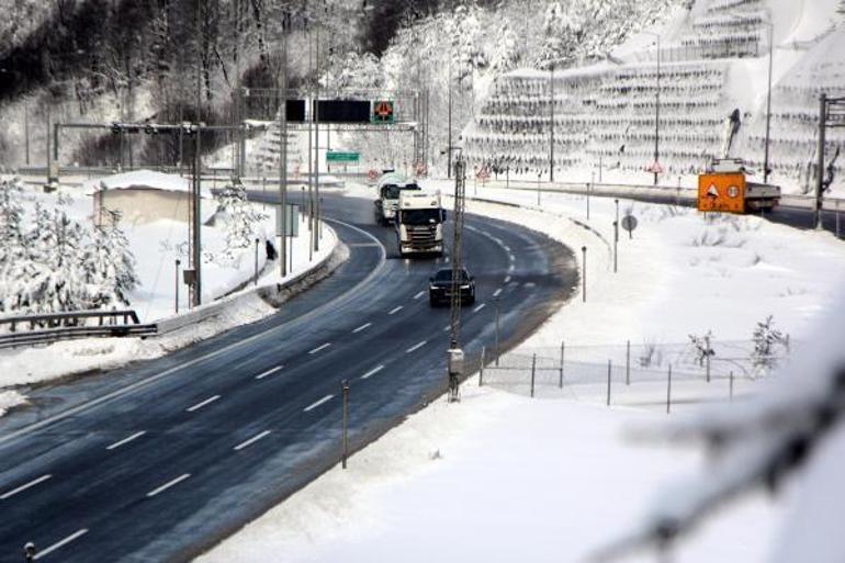 Bolu Dağında kar durdu, ulaşım rahatladı