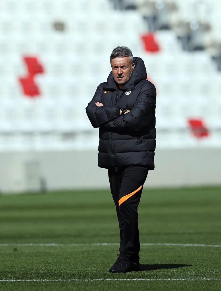 Galatasaray, Alsancak Mustafa Denizli Stadında çalıştı