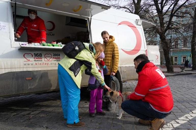 Kızılay Ukraynanın Çernivtsi bölgesinde beslenme desteği veriyor
