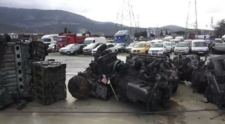 İzmirde oto hırsızlık çetesine operasyon: 6 gözaltı