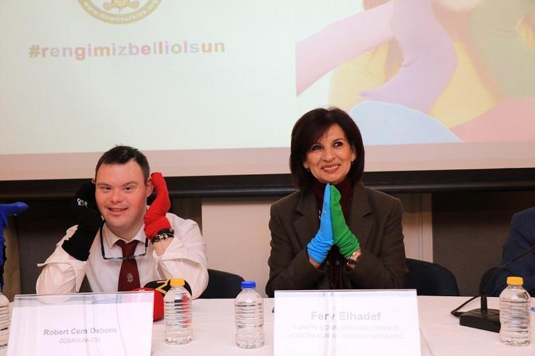 Rengarenk çoraplarla Down sendromuna farkındalık çağrısı